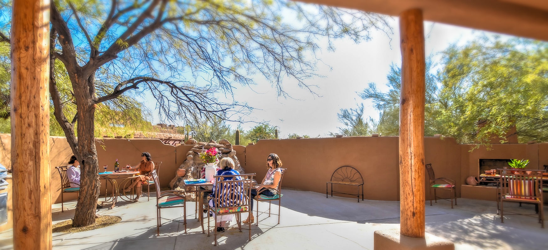 Saguaro Whispers guests on patio
